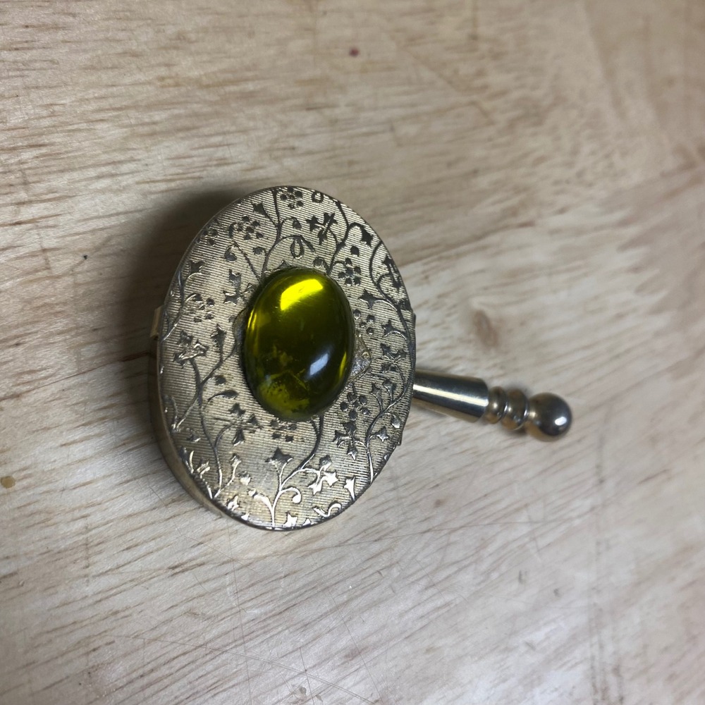 Vintage Pill Box Trinket Case Gold Tone Yellow/Green Cabochon Etched Floral - Picture 2 of 14